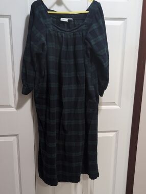 Plaid Long Sleeve Cotton Pajamas with pockets in Dark Green and Navy.